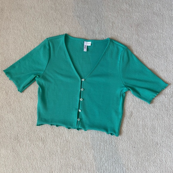 ONLY Medium Crop top button up - Picture 5 of 5